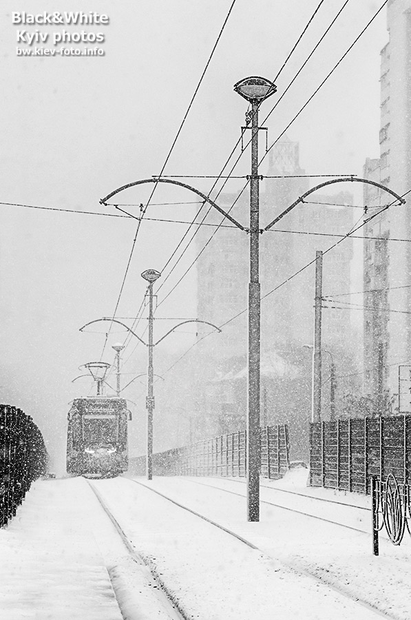Трамваи на зимней Борщаговке